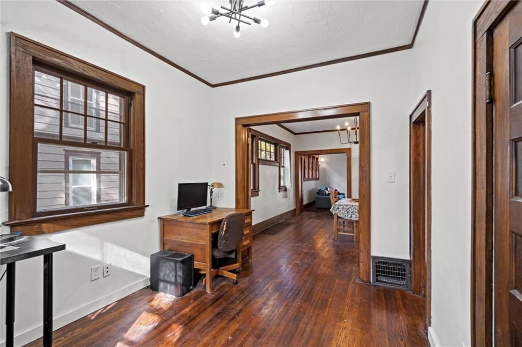 211 E Cedar Street — photo 16
