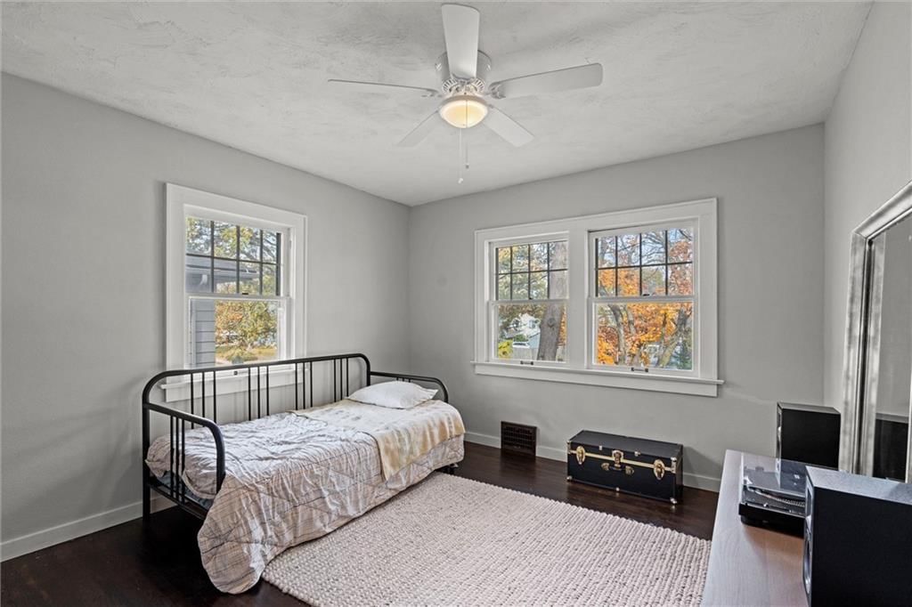 211 E Cedar Street — photo 24