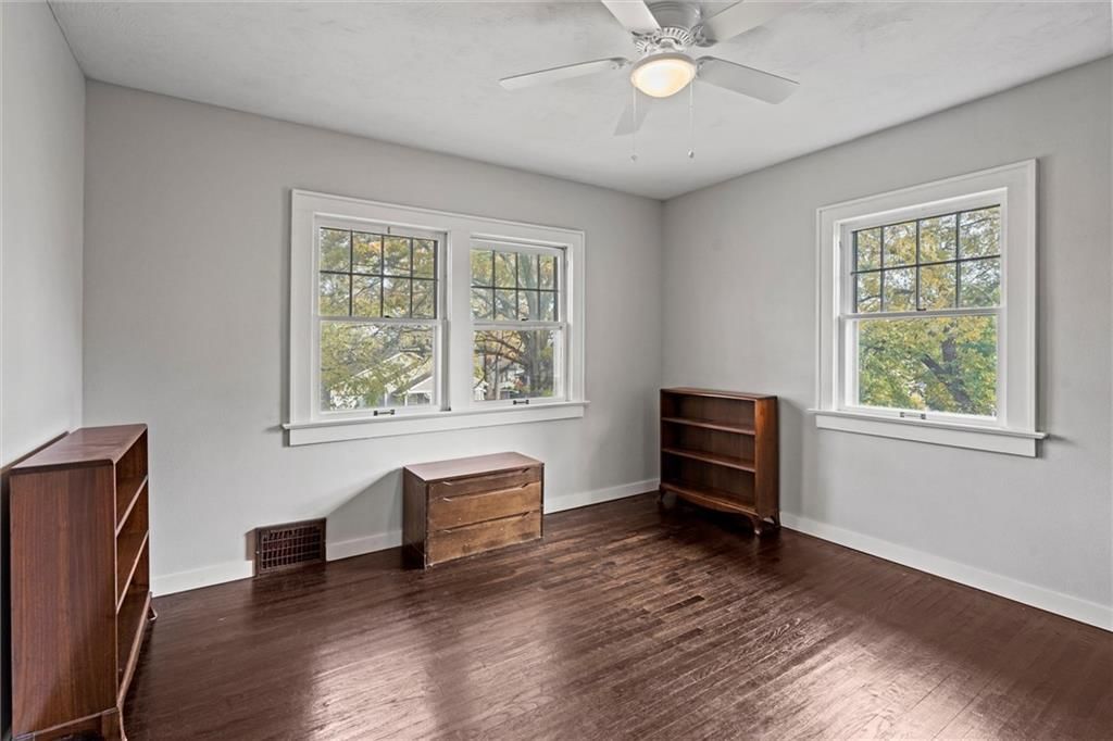 211 E Cedar Street — photo 26