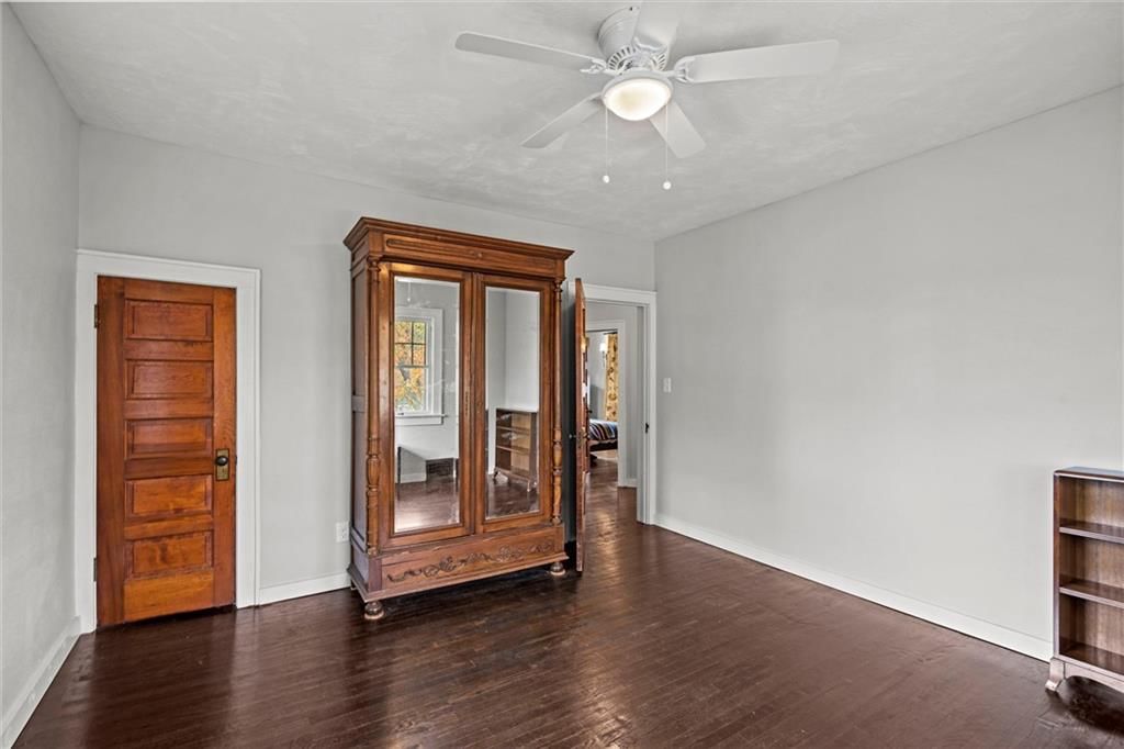 211 E Cedar Street — photo 27