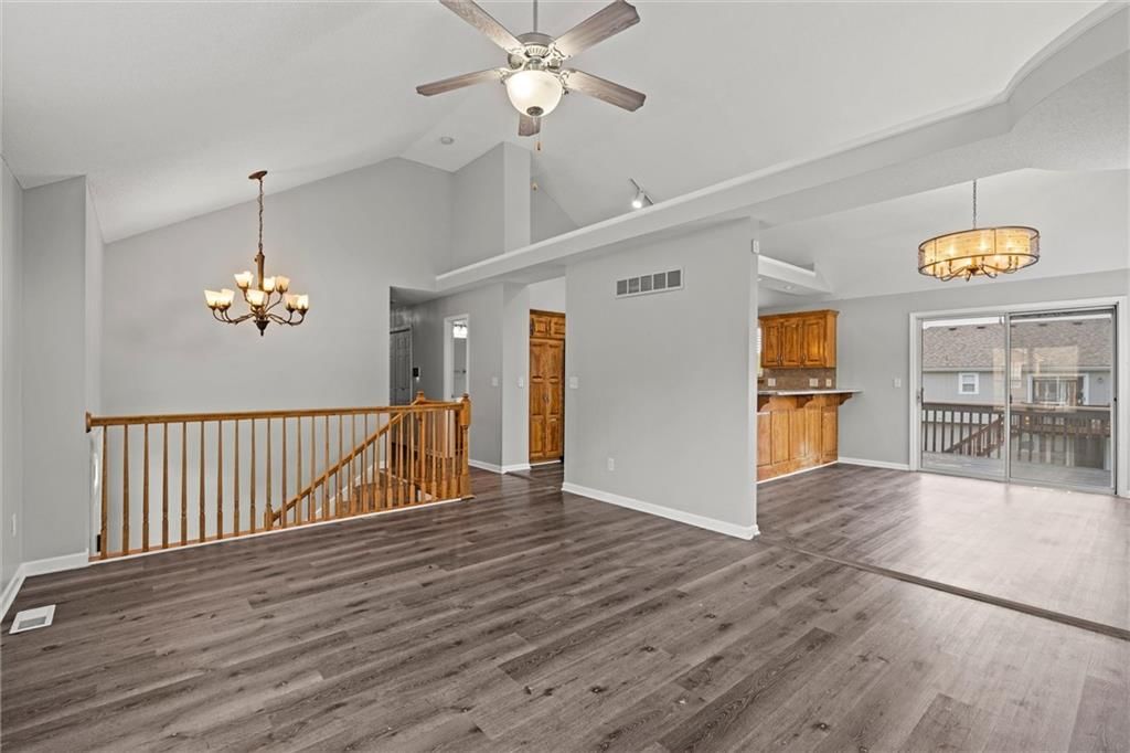 1112 S Scott Avenue — photo 9