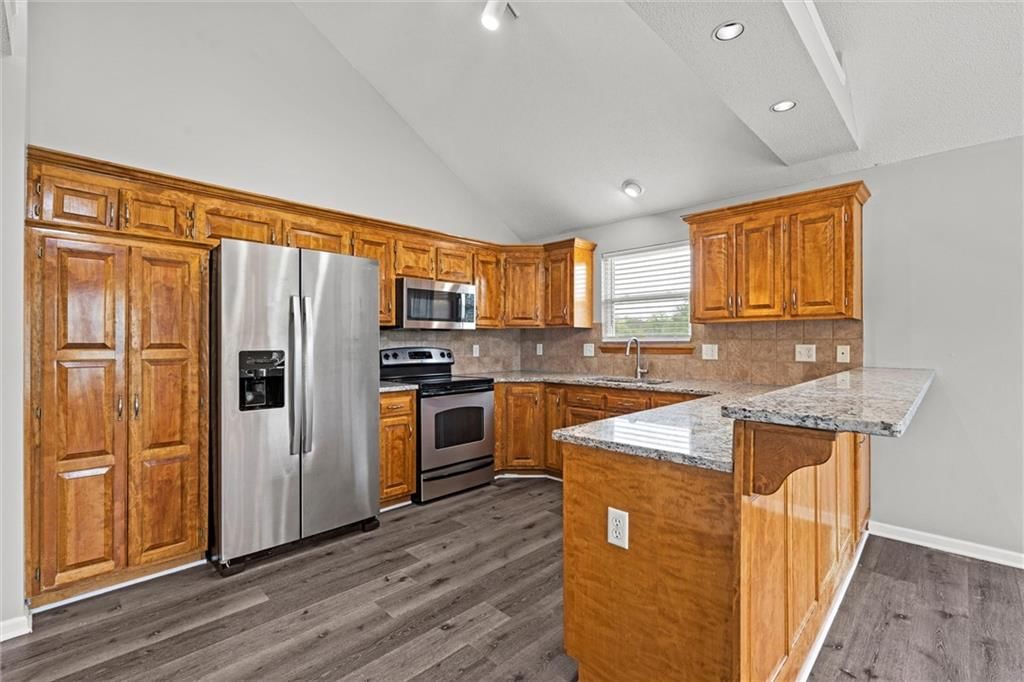 1112 S Scott Avenue — photo 11