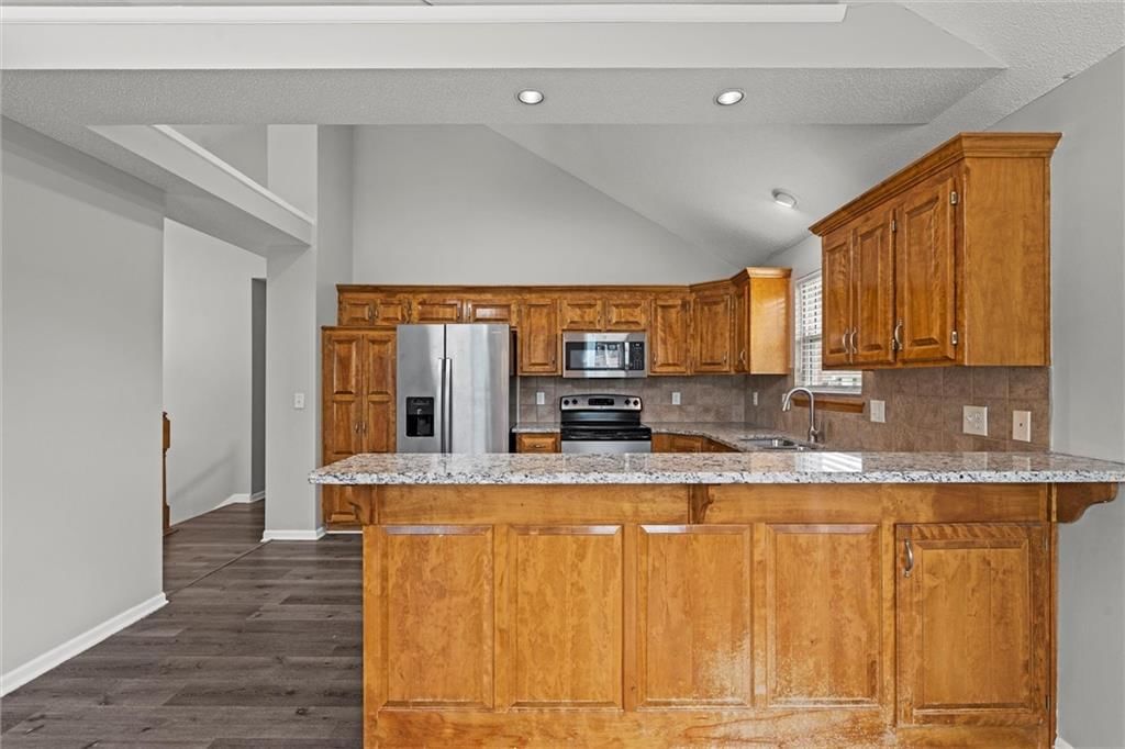 1112 S Scott Avenue — photo 12