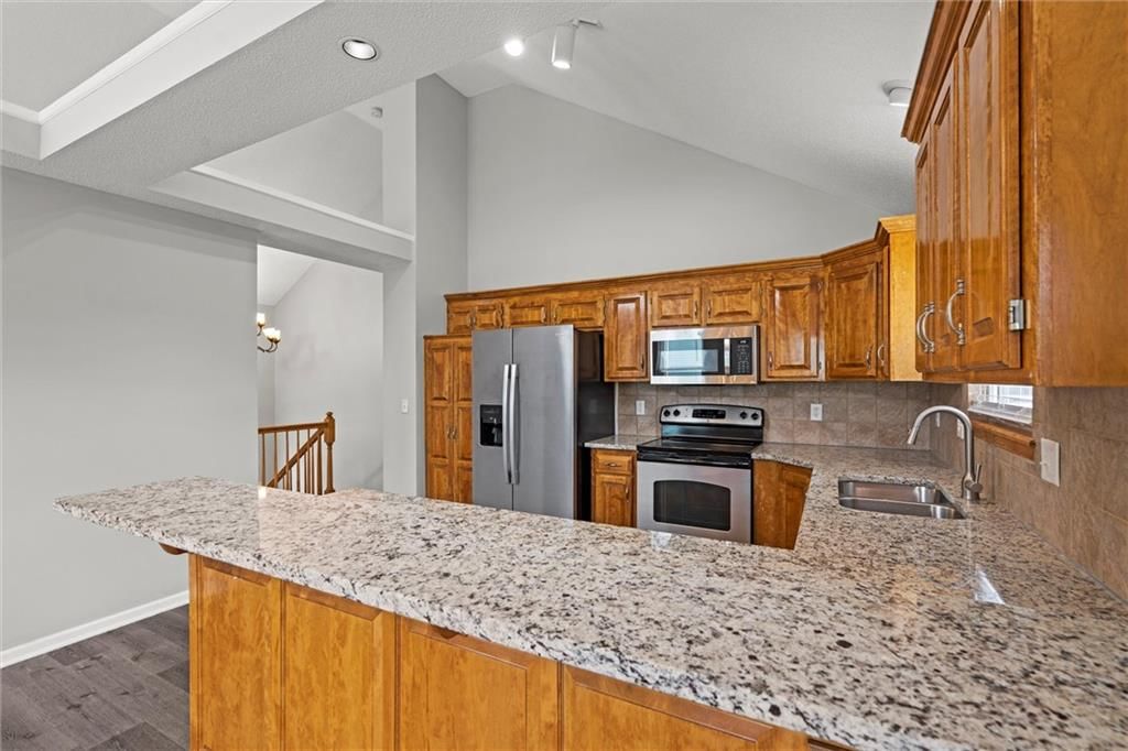 1112 S Scott Avenue — photo 13