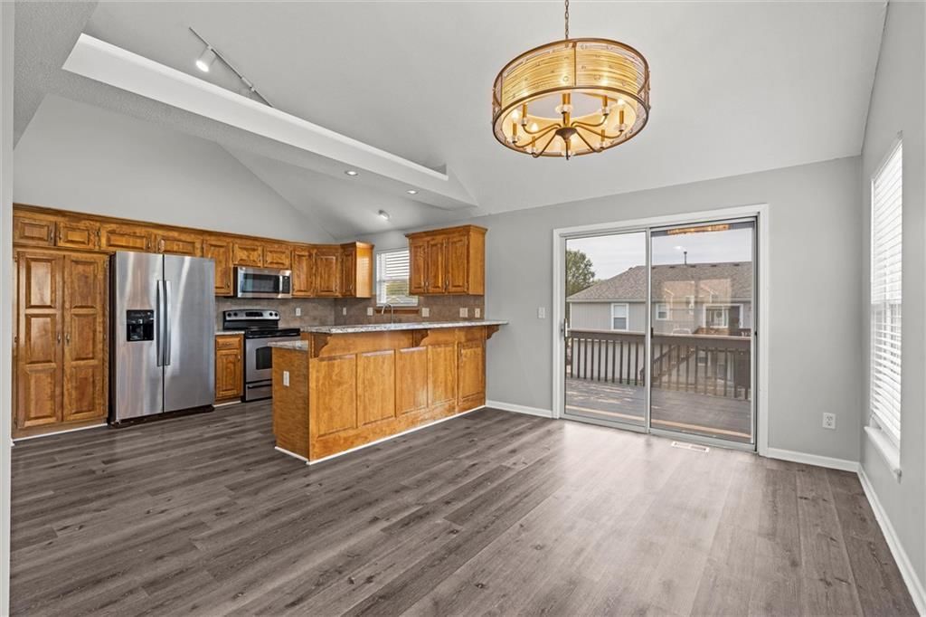 1112 S Scott Avenue — photo 18