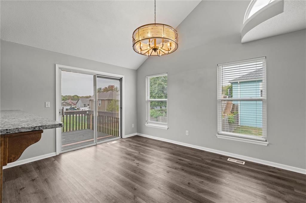 1112 S Scott Avenue — photo 21