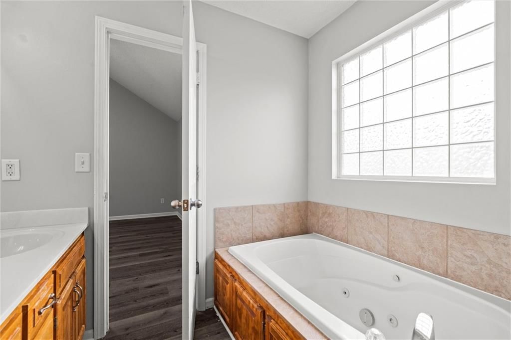 1112 S Scott Avenue — photo 28