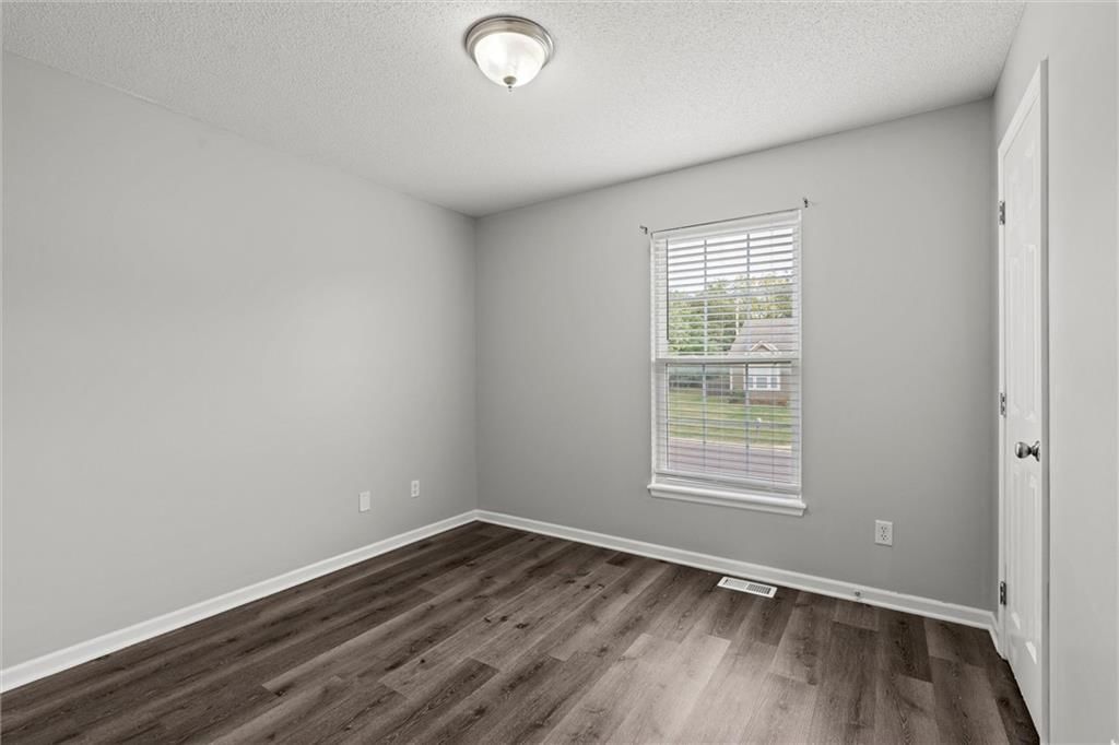 1112 S Scott Avenue — photo 30