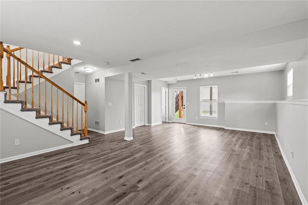 1112 S Scott Avenue — photo 34