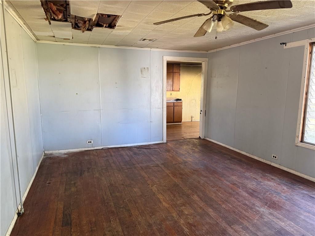 206 E 8th Street — photo 5