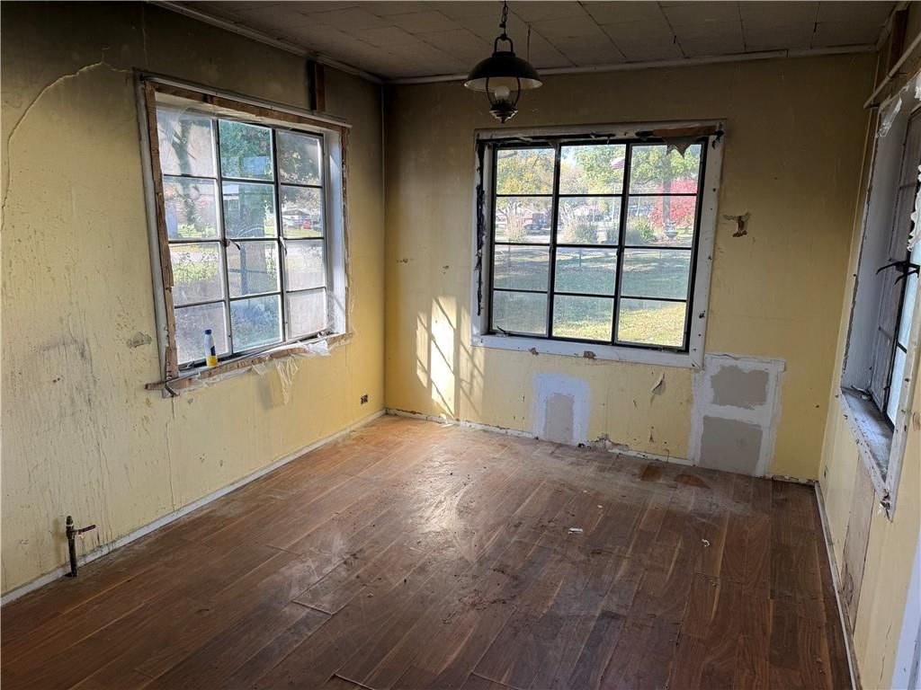206 E 8th Street — photo 6