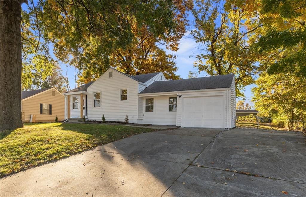 8613 W 54TH Terrace — photo 3