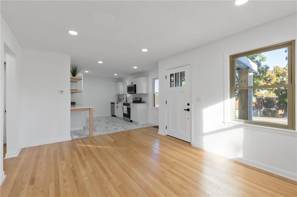 8613 W 54TH Terrace — photo 6