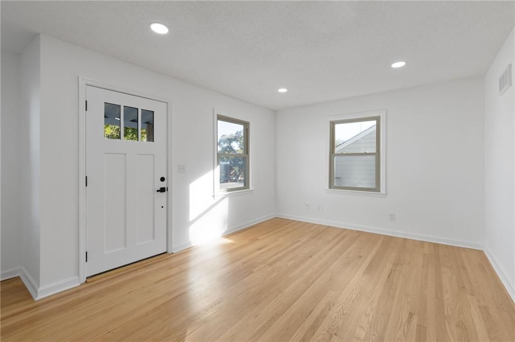 8613 W 54TH Terrace — photo 7