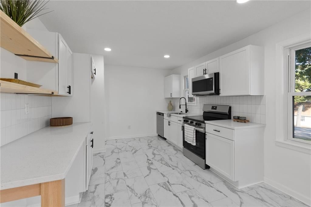 8613 W 54TH Terrace — photo 10