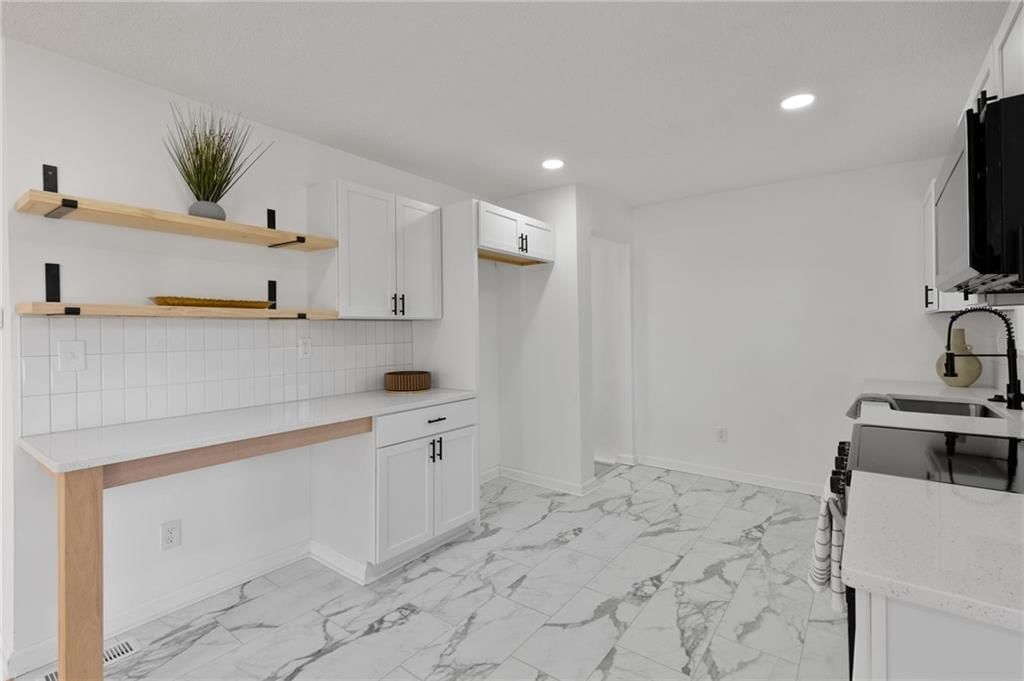8613 W 54TH Terrace — photo 11