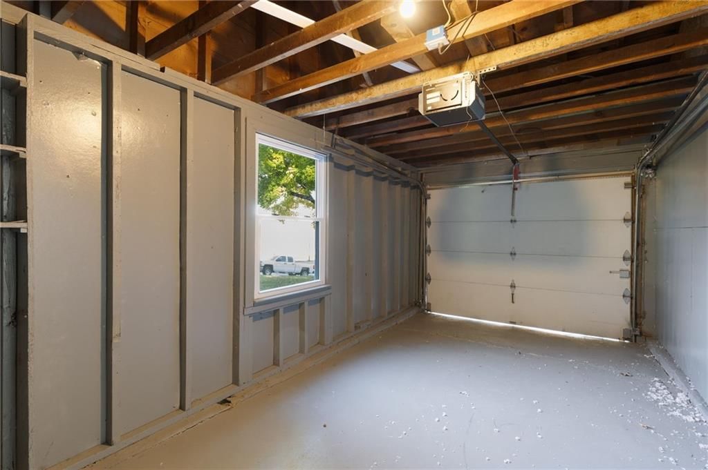 8613 W 54TH Terrace — photo 30