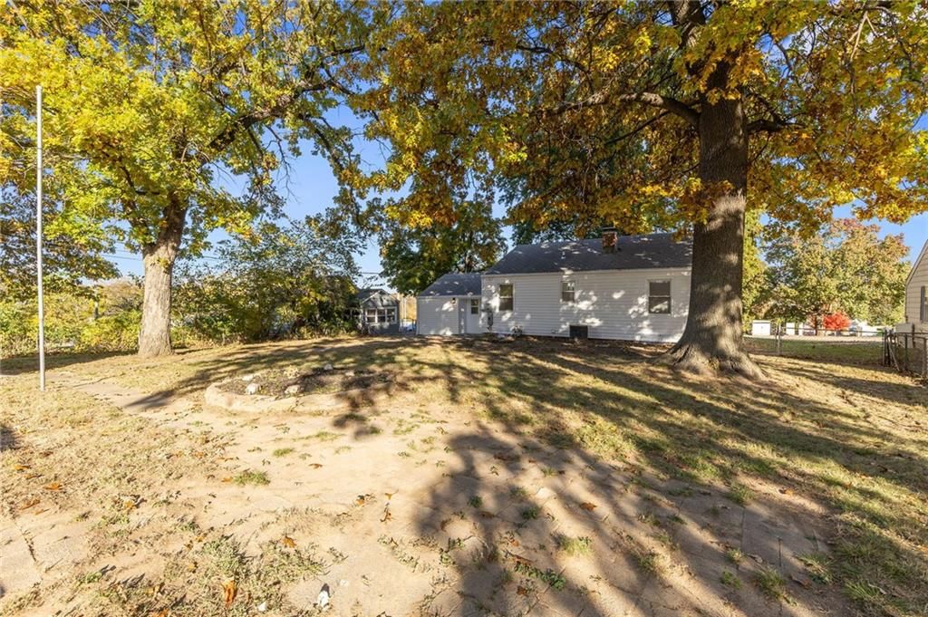 8613 W 54TH Terrace — photo 34