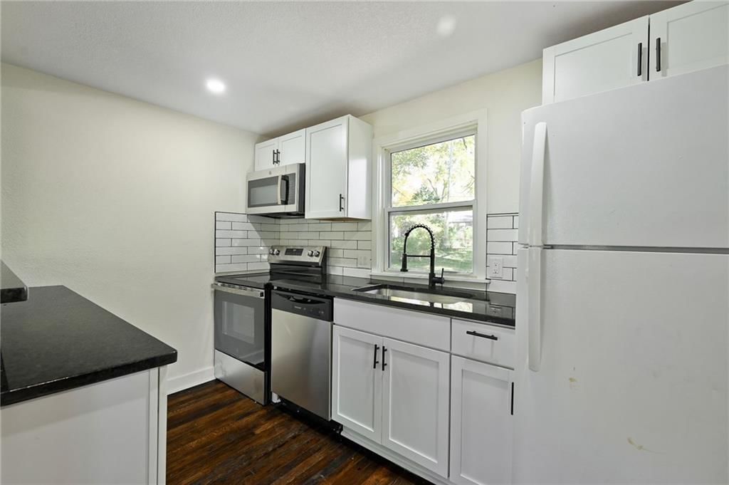 Photo 6 of 16 - 5409 Hardy Avenue