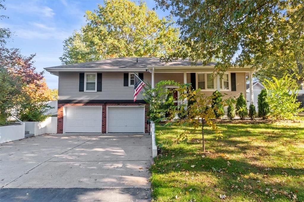 207 N Paul Drive, Sibley, MO