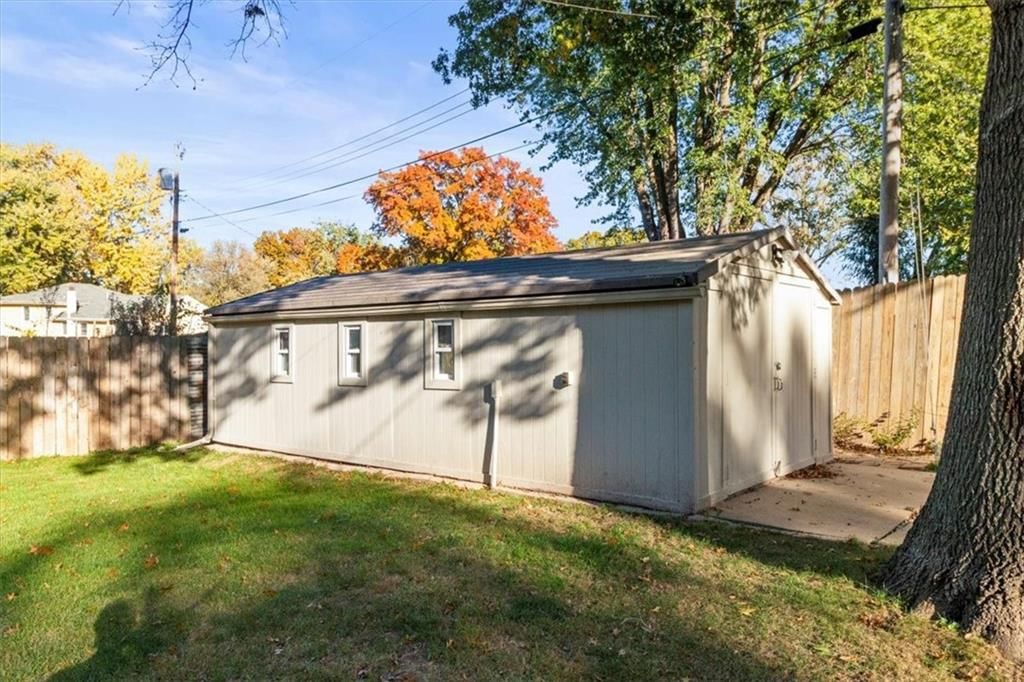 207 N Paul Drive — photo 32