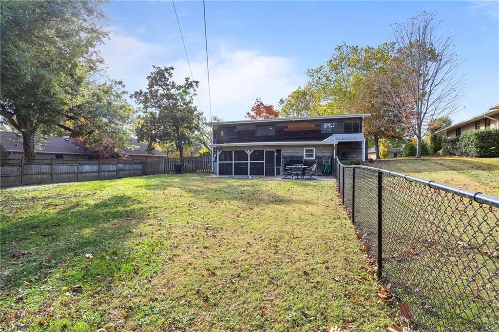 1401 Woodland Terrace N/A — photo 31