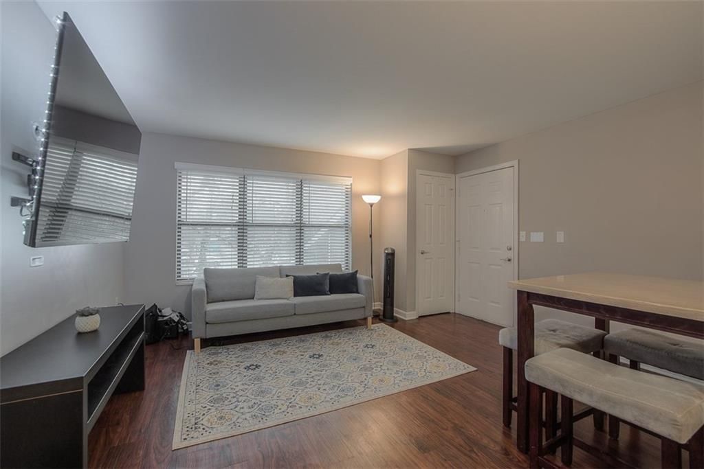 435 W 9th #103 Street — photo 3