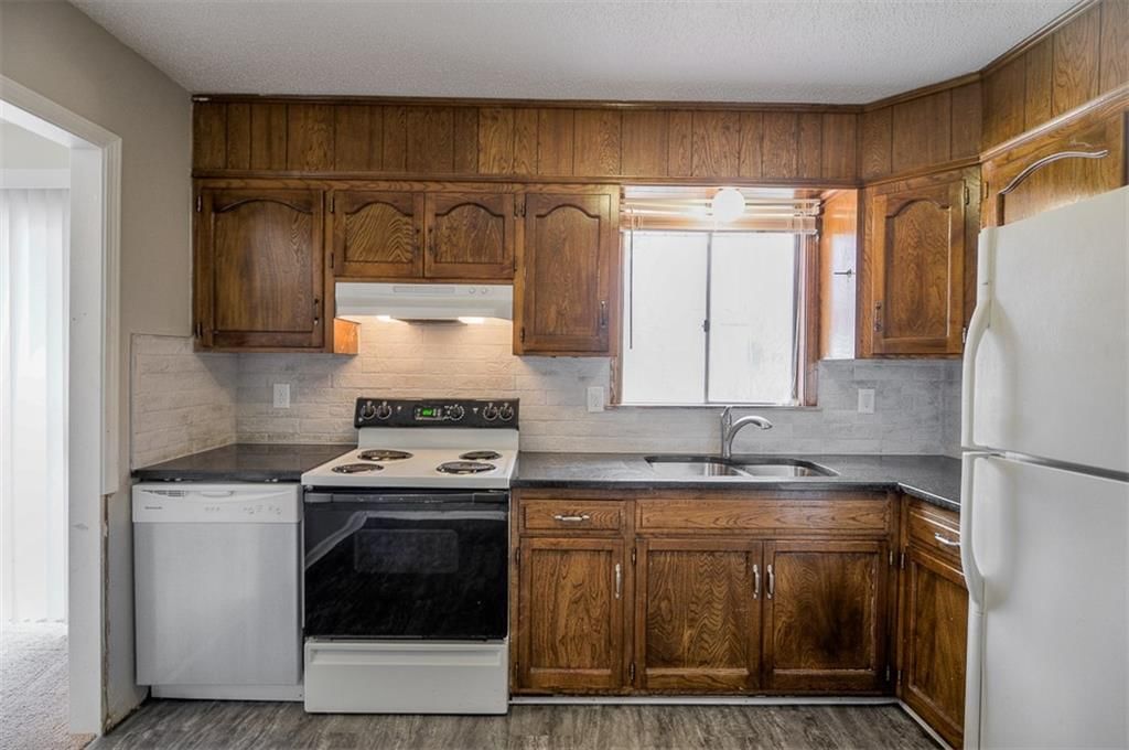 11601 Manchester Avenue — photo 13