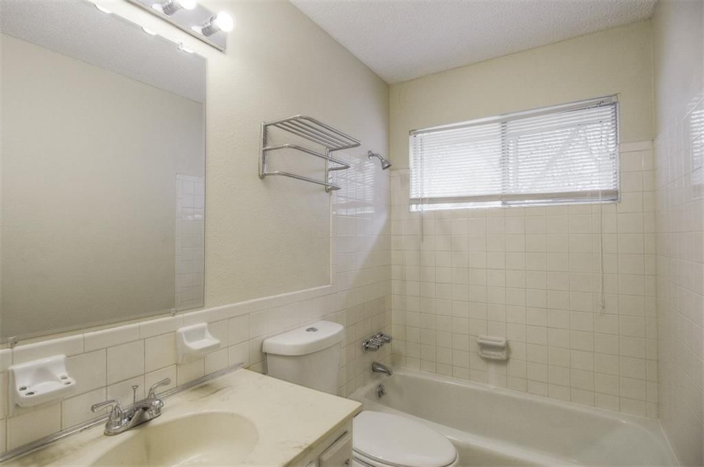 11601 Manchester Avenue — photo 15