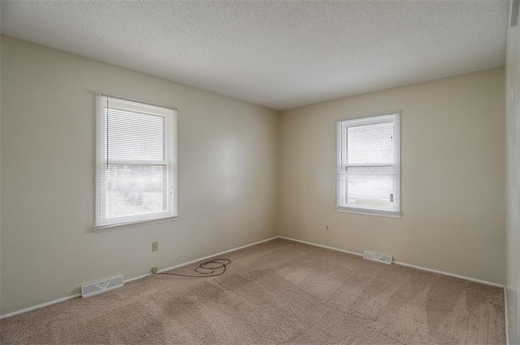 11601 Manchester Avenue — photo 17