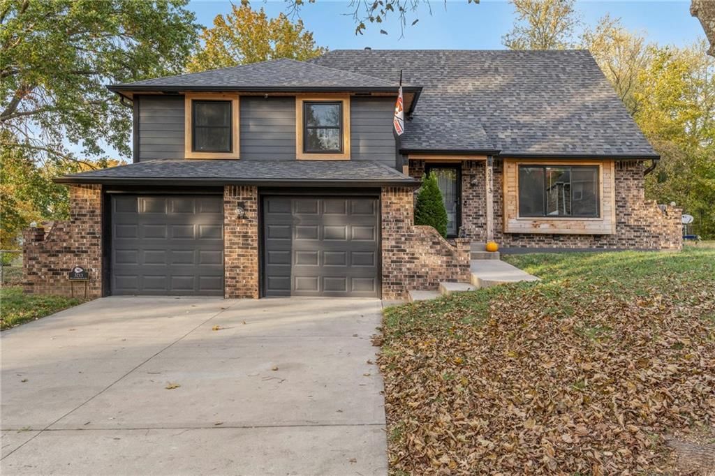 3213 NW Canterbury Place — photo 2