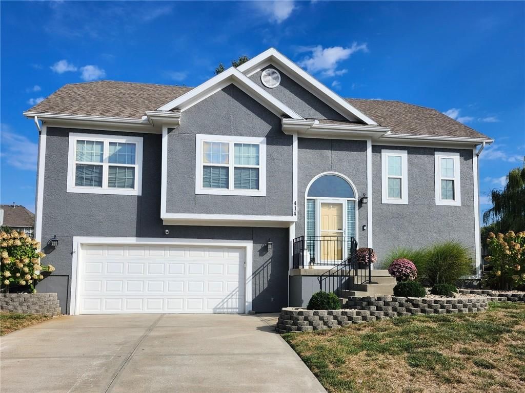 414 Killarney Lane, Smithville, MO