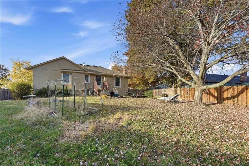 16821 Blaine Avenue — photo 31