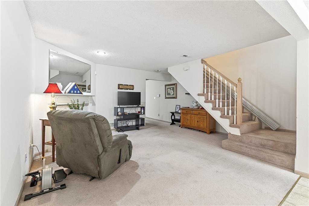 1325 SE Lexington Avenue — photo 2