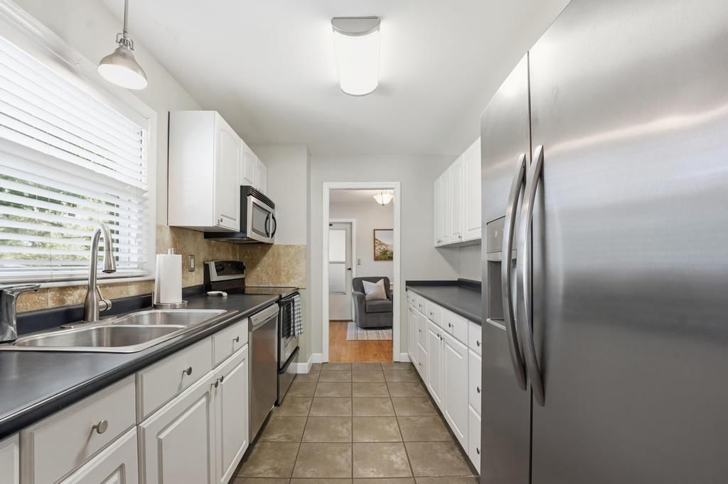 6419 W 62nd Street — photo 13