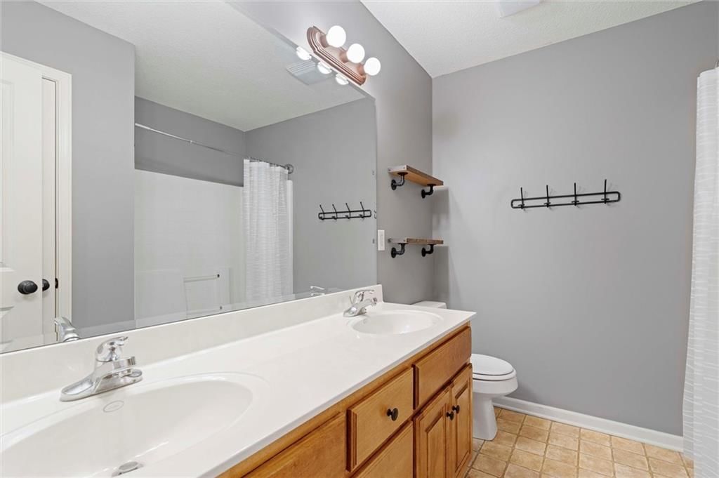 14219 Amanda Lane — photo 32