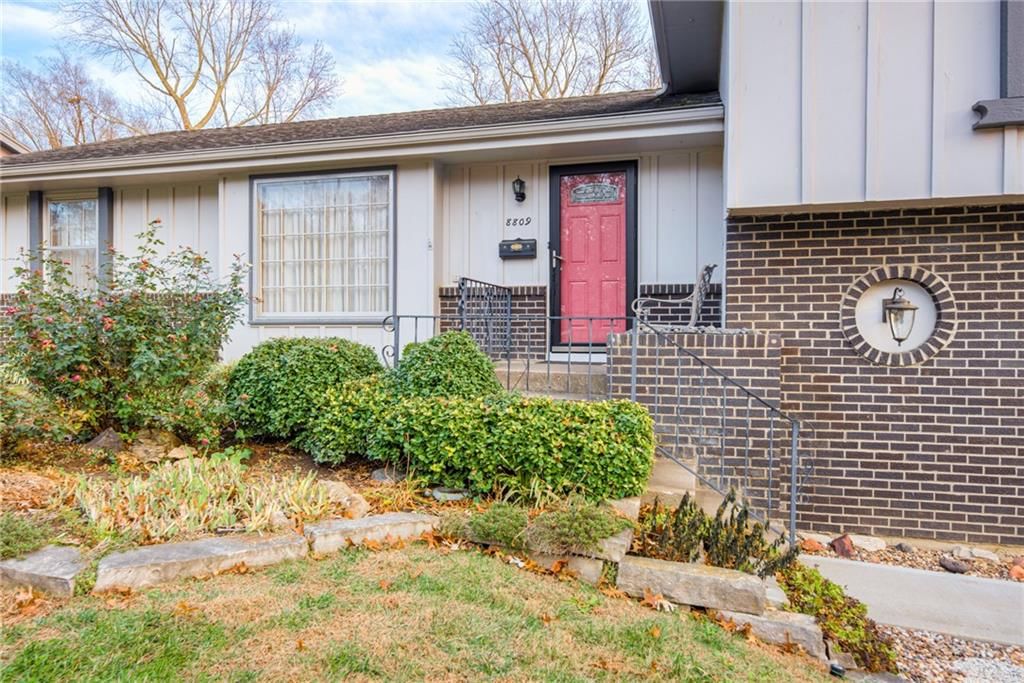 8809 Outlook Drive — photo 2