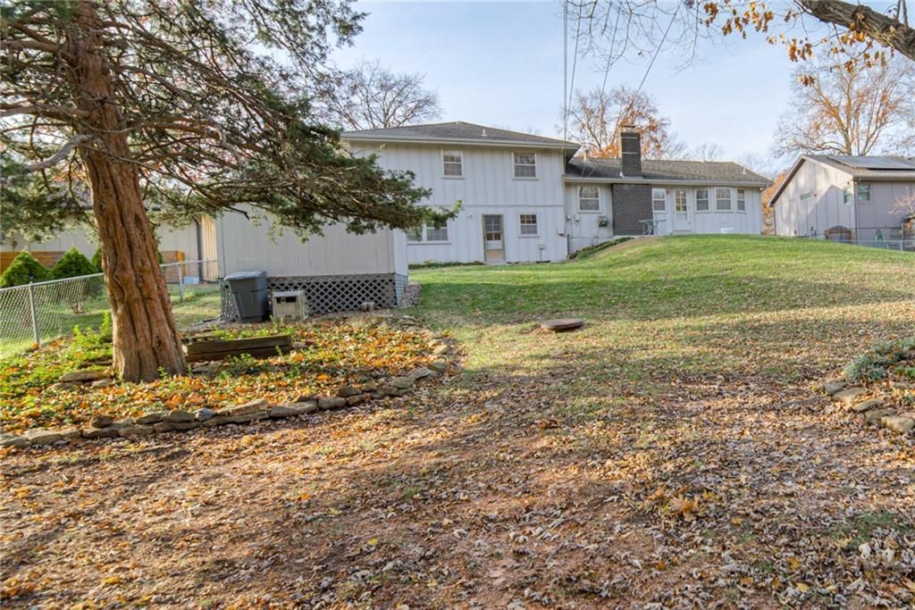 8809 Outlook Drive — photo 53