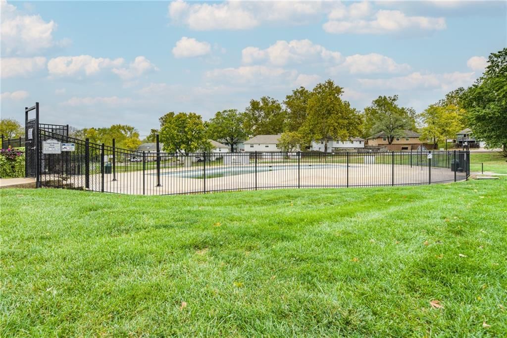 6968 NW Chapel Woods Lane — photo 35