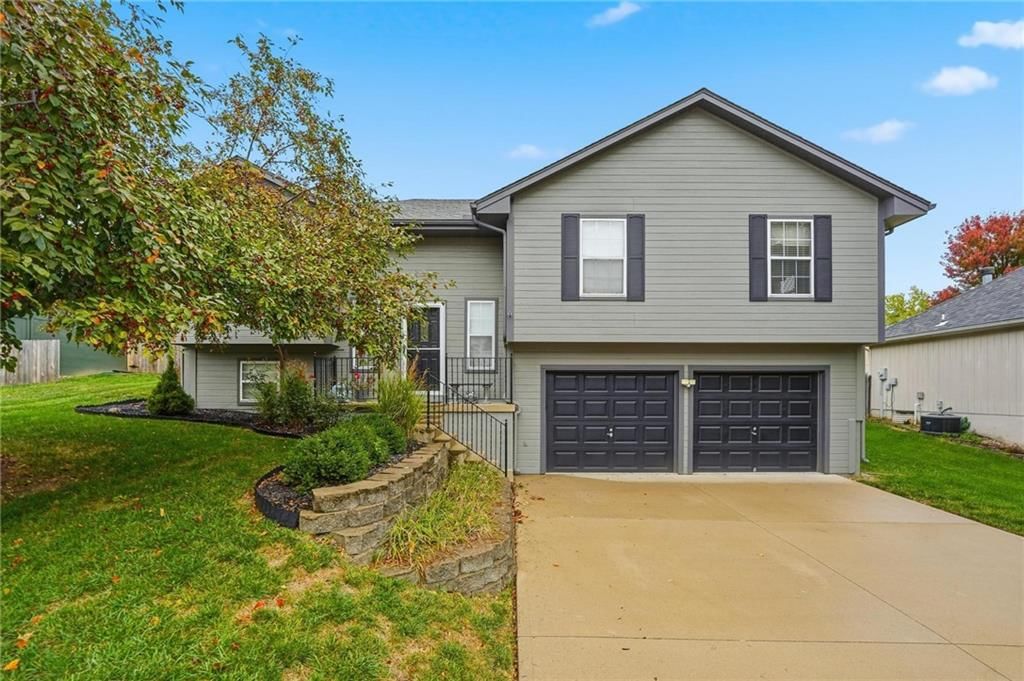 1809 SE Ridgewood Drive — photo 2