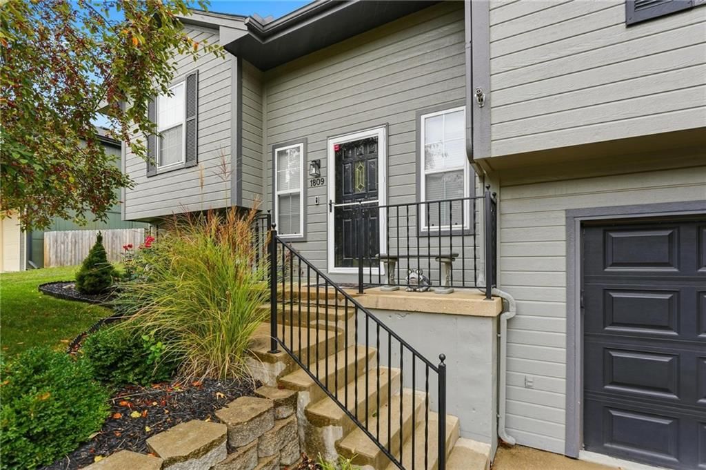 1809 SE Ridgewood Drive — photo 3