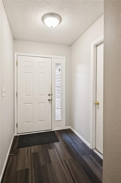 10633 E 46TH Terrace — photo 3