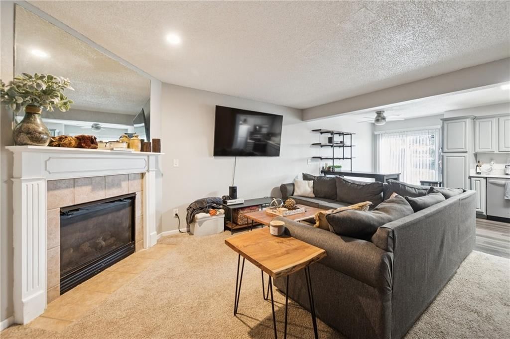 10633 E 46TH Terrace — photo 5