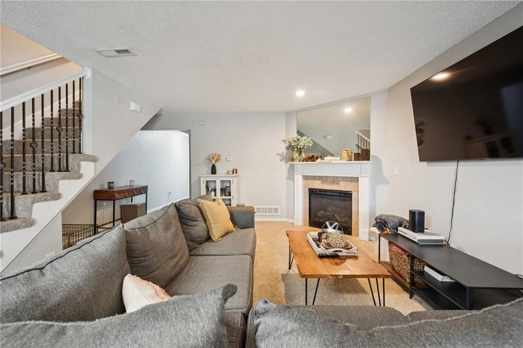 10633 E 46TH Terrace — photo 8