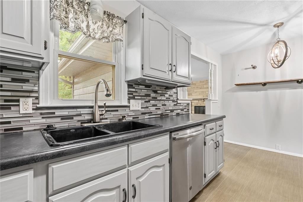 1101 WILLIAMS Street — photo 13
