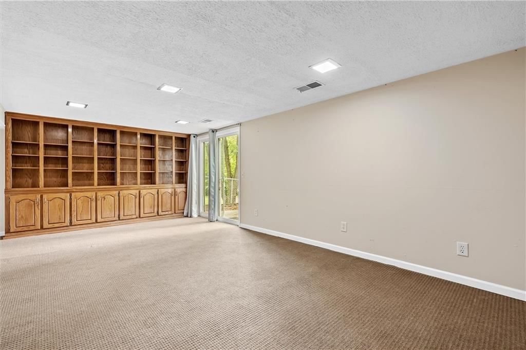 1101 WILLIAMS Street — photo 24