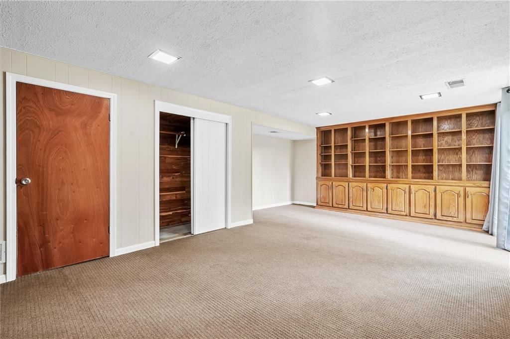 1101 WILLIAMS Street — photo 25