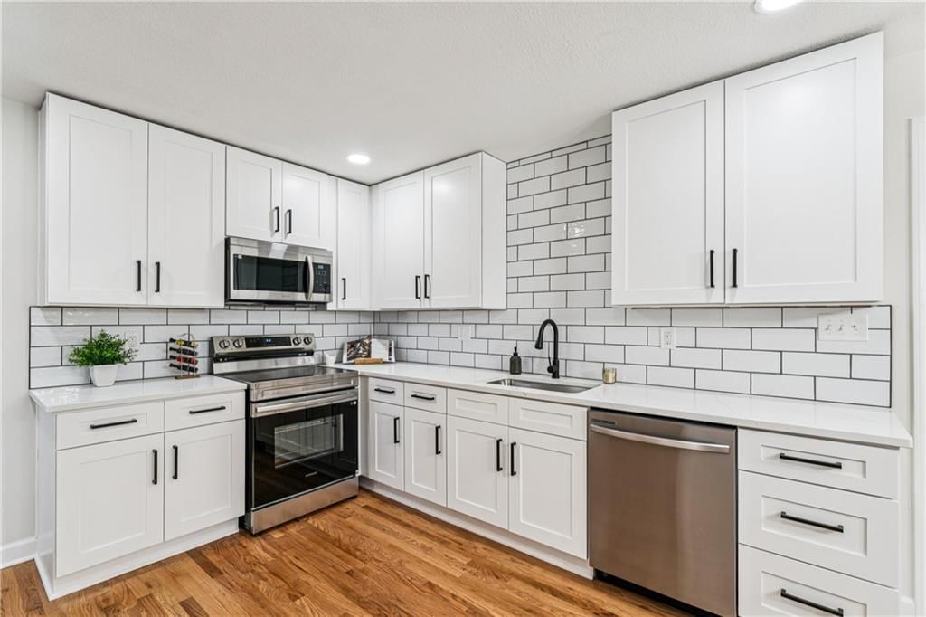 6018 W 102nd Street — photo 7