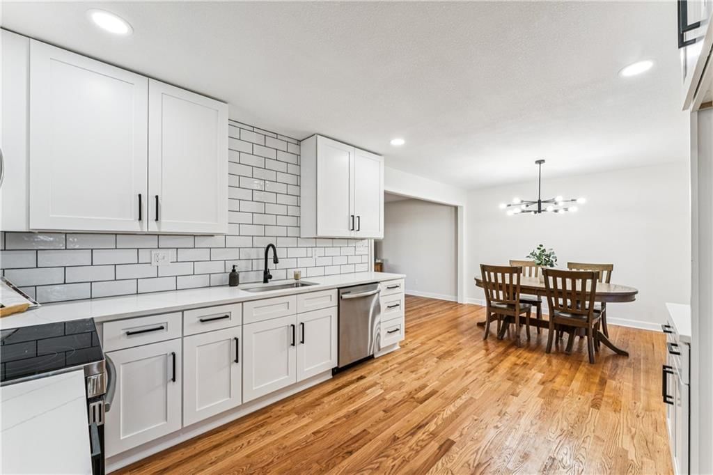 6018 W 102nd Street — photo 9