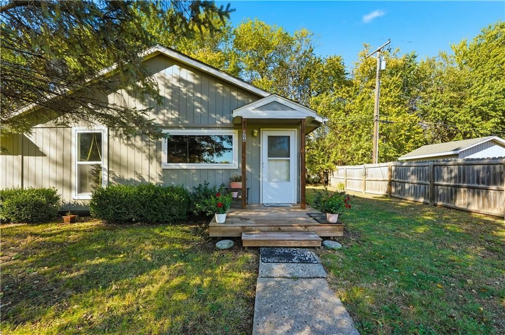 106 FREDERICK Lane — photo 3